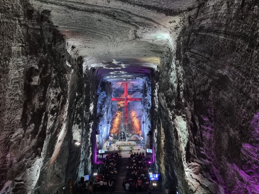 Bogotá: Salt Cathedral & Lake Guatavitá Tour with Lunch - What to bring and what to know