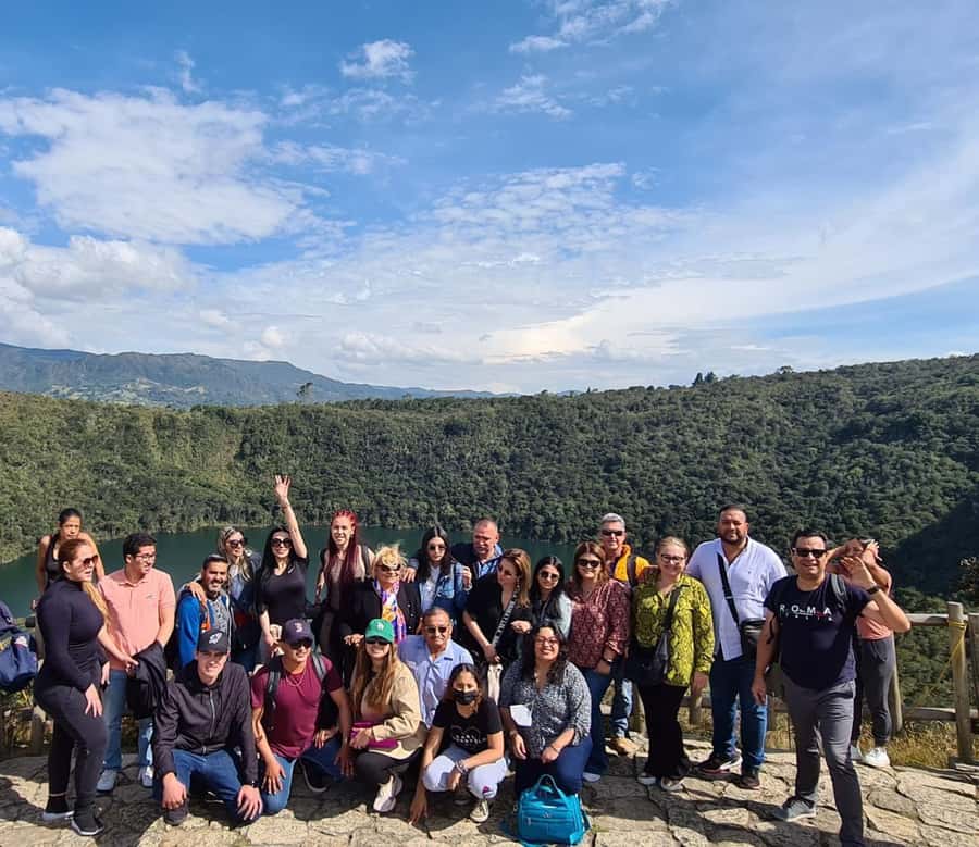 Bogotá: Salt Cathedral & Lake Guatavitá Tour with Lunch - The final stop at La Calera viewpoint