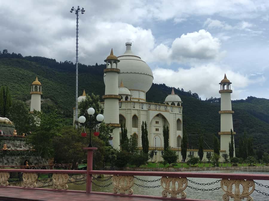 BOGOTA: Tour of Jaime Duque Park, Zoo, and Aerospace Museum - From Bogotá to a five-hour park visit