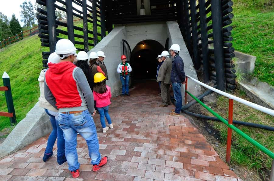 Bogotá: Tour to Salt Cathedral of Zipa & Nemocón Salt Mine - What the architecture feels like underground
