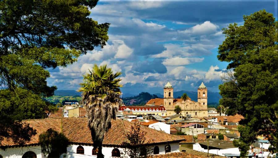 Bogota: Zipaquira, Salt Cathedral & Lake Guatavitá Tour - Timing, walking, and practical limits