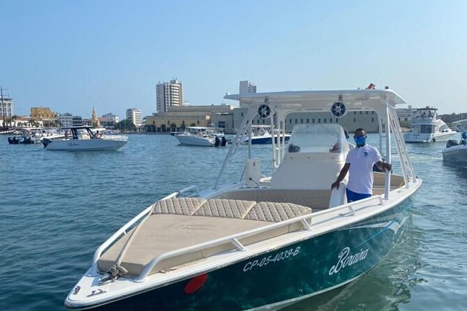 Boraina, 34 FT Luxury boat rental in Cartagena - Cruising Cartagena Bay Before the Islands