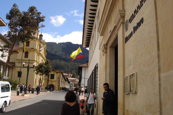 Botero Museum Guided Visit - What the 10:00 am visit looks like