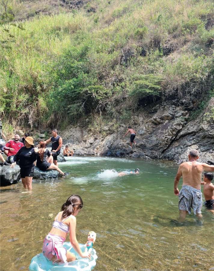 Cali: Cali River Waterfall and Great River Pools Tour - A guide who adds more than directions