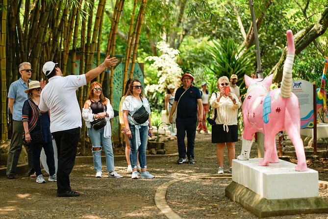 Cali: City Tour | Guided tour around the city - Boulevard del Río and Calle de la Escopeta