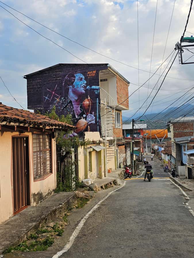 Cali: Comuna 20 Siloé Street Art Tour - Key Points Before You Book