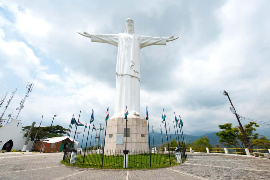 Cali: Cristo Rey, Tertulia Museum & Downtown Cali City Tour - San Antonio and the historic center