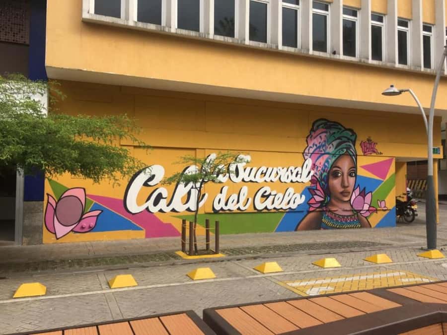 Cali: Cristo Rey, Tertulia Museum & Downtown Cali City Tour - Alameda market and the taste of Cali