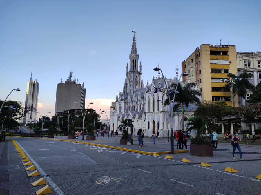 Cali: Cristo Rey, Tertulia Museum & Downtown Cali City Tour - Starting high at Cristo Rey