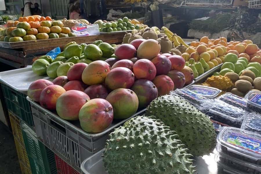 Cali: Fruit Market Walking Tour with Tastings - Starting at La Palmera Hostel in Miraflores