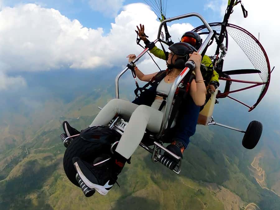 Cali: Paratrike Flight - Paragliding - Touchdown and the Photo Record