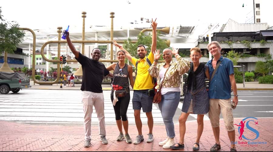Cali Salsa Tour: Dance & Play instruments - Learning Cali salsa through songs and city events