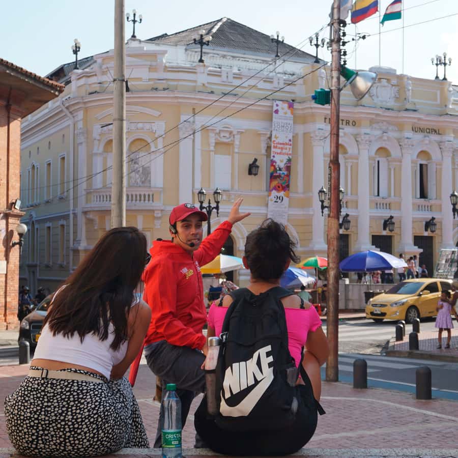 Cali Tour Privado x5 horas con Transfers - Cristo Rey belongs to the eight-hour version