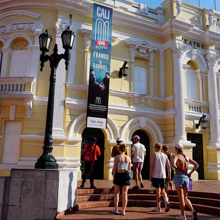 Cali Tour Privado x5 horas con Transfers - Why the private format can be worth $263