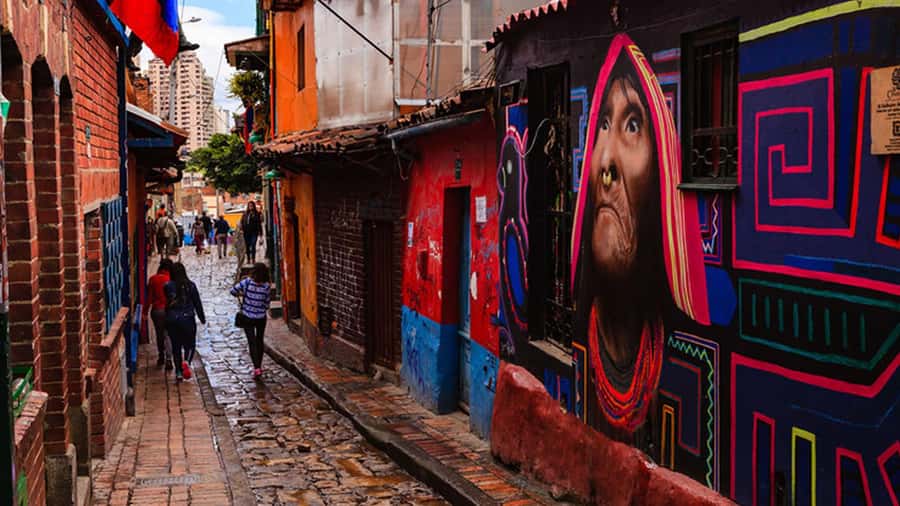Candelaria Unveiled: Cool-tural Heritage Walking Tour - Starting with Policarpa Salavarrieta