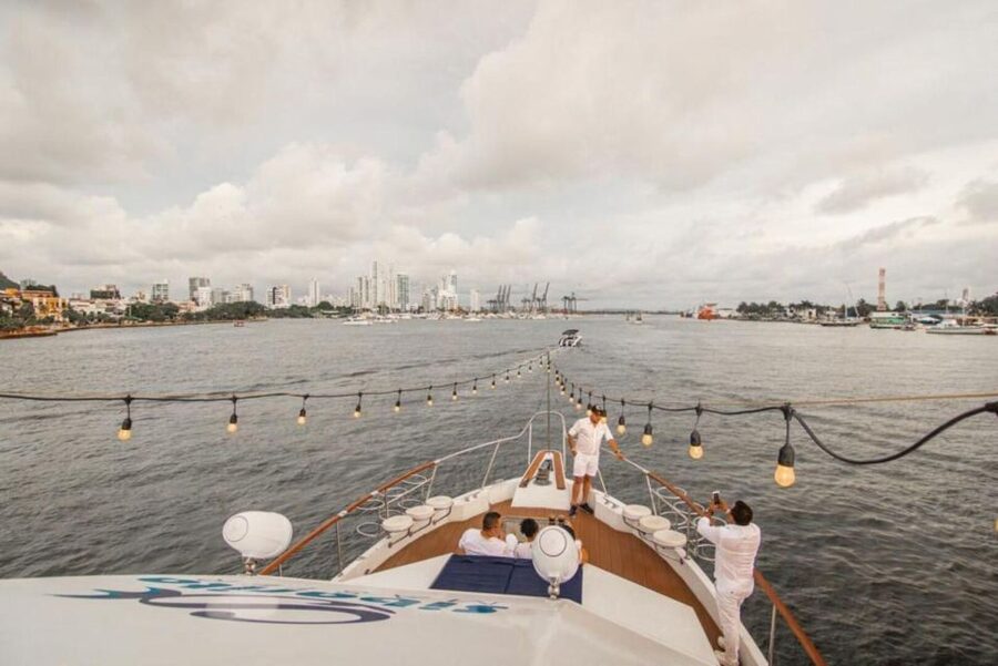 Cartagena: 4-course Culinary Experience aboard a catamaran - Who will enjoy this evening most?