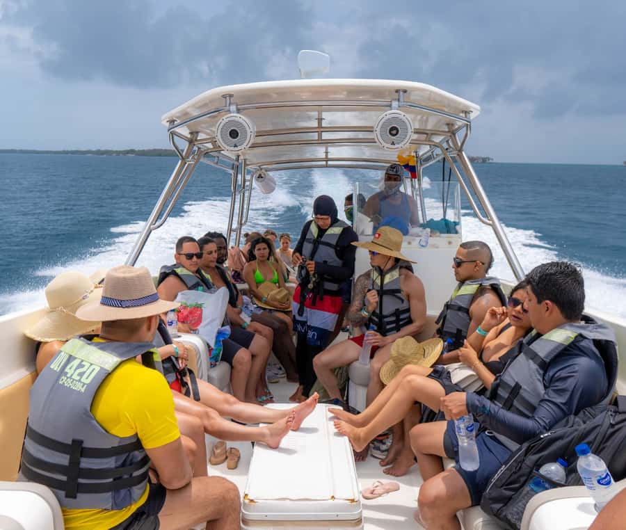 Cartagena: 5 Island Boat Tour with Night Bioluminescent Stop - What this Rosario Islands tour is really like