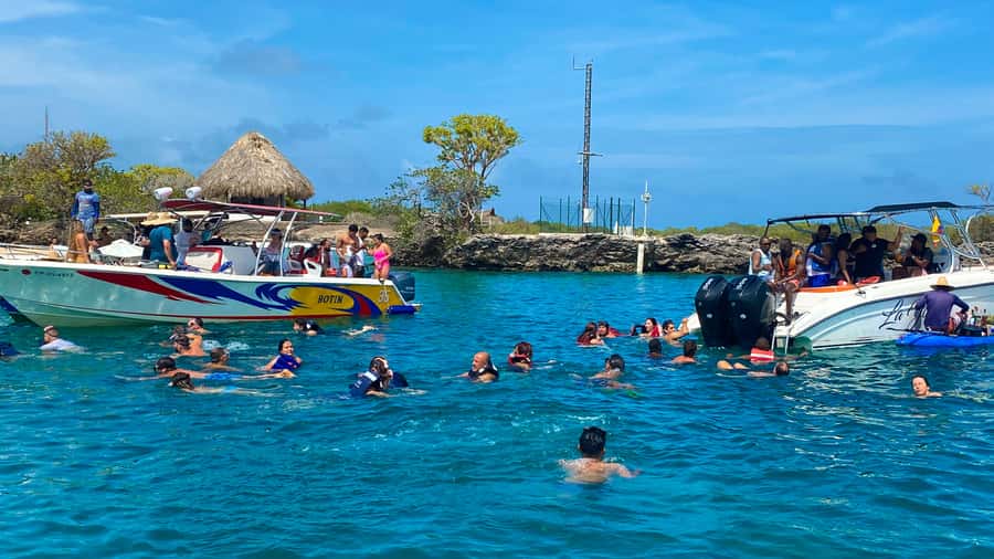 Cartagena: 5-Island Trip by Boat with Lunch and Snorkeling - Seeing the Rosario Islands by speedboat