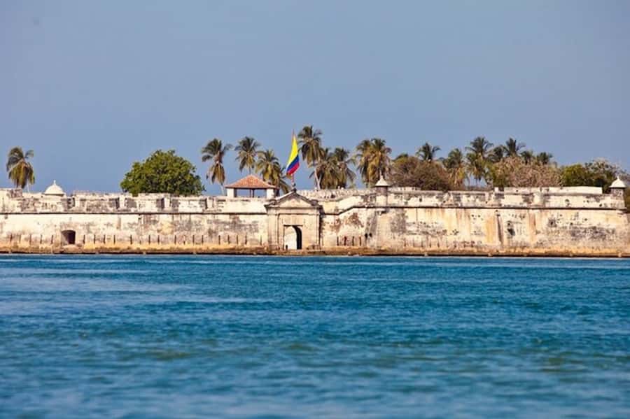 Cartagena: 5 Islands Premium Tour with Lunch and Snorkeling - Starting the day in Cartagena