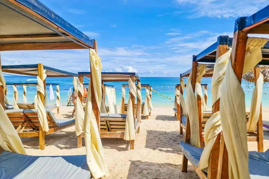 Cartagena: 5 Rosario Islands, Full party with drinks, Snorkeling and lunch - What kind of Cartagena day is this?