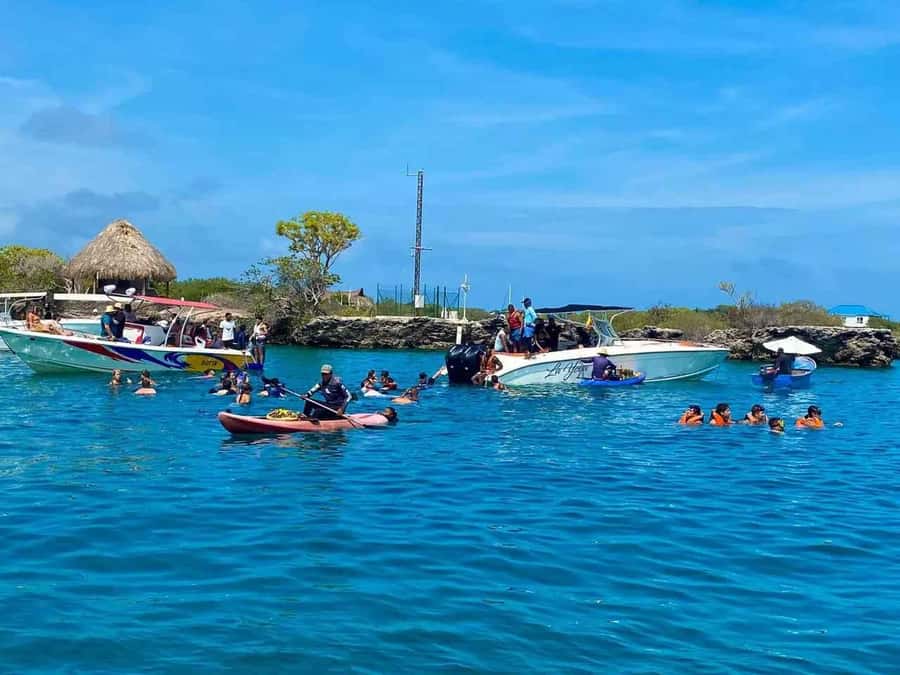 Cartagena: 5 Rosario Islands, Full party with drinks, Snorkeling and lunch - Drinks, food, and what you actually receive