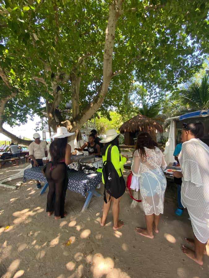 Cartagena: 5 Rosario Islands Tour with Snorkeling and Lunch - The guide, crew, and weather factor
