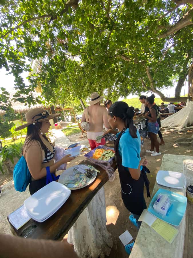 Cartagena: 5 Rosario Islands Tour with Snorkeling and Lunch - Playa Tranquila and the included fish lunch