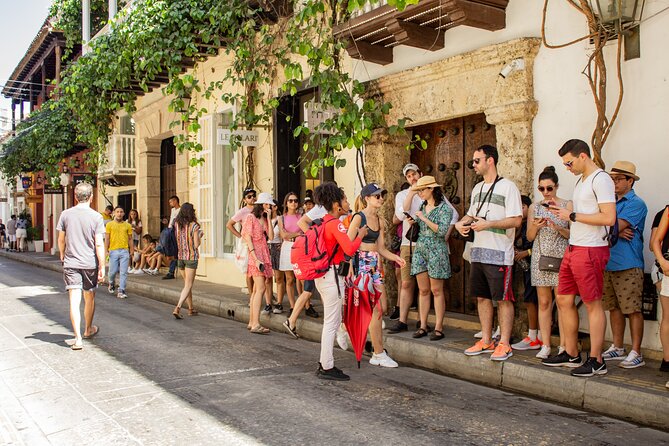 Cartagena Antigua & Barrio Getsemani group with audio system - Starting at Plaza Santo Domingo
