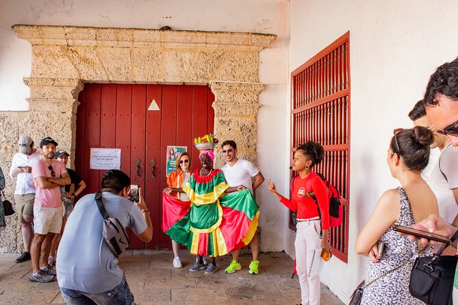 Cartagena Antigua & Barrio Getsemani group with audio system - Facing difficult history at Plaza de San Pedro Claver