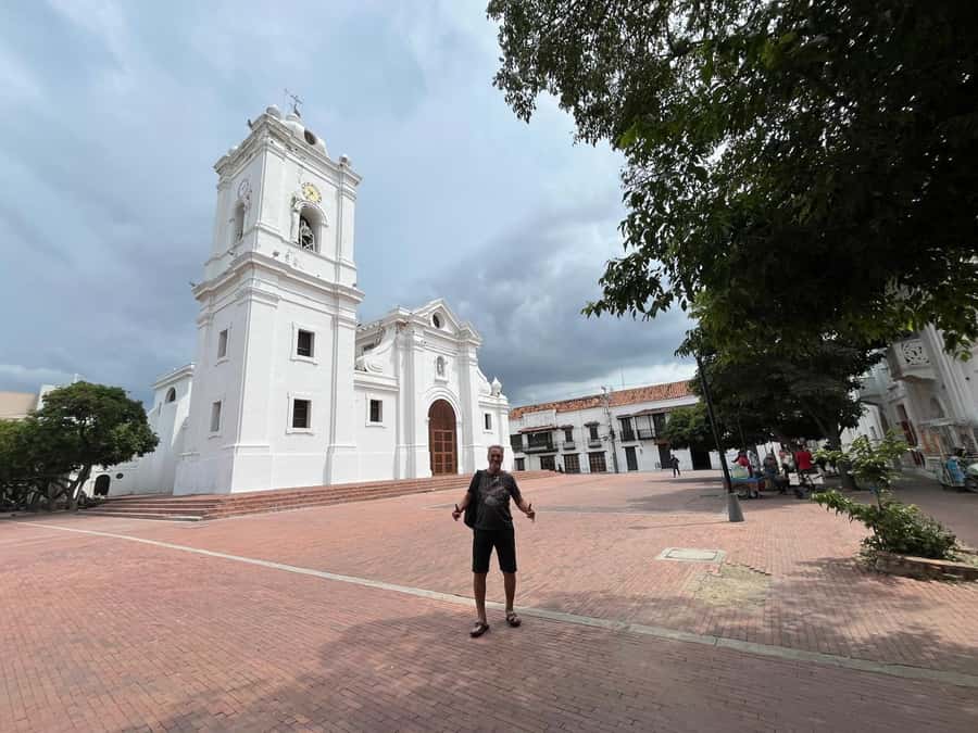 Cartagena: Barranquilla and Santa Marta All-Inclusive Tour - Barranquilla’s riverfront and modern monuments