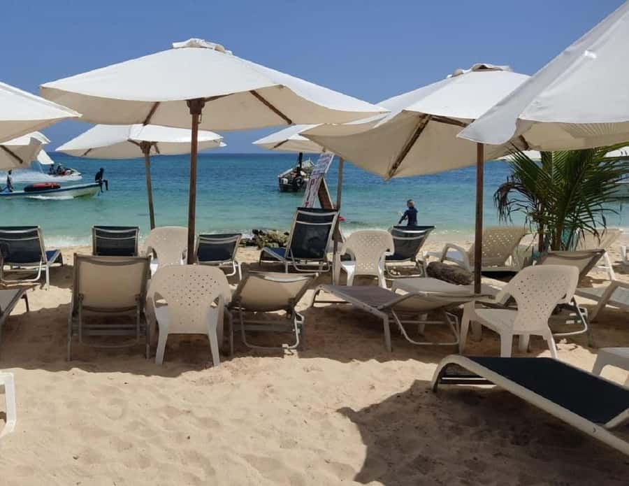 Cartagena: Baru Island & Playa Tranquila Day Trip with Lunch - Who will get the most from this trip