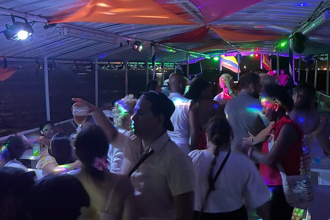 Cartagena Bay White Night Tour with Outdoor Bar and Dinner - The boat ride around Cartagena’s inner bay