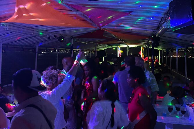 Cartagena Bay White Night Tour with Outdoor Bar and Dinner - Dinner, cocktails, and the outdoor bar