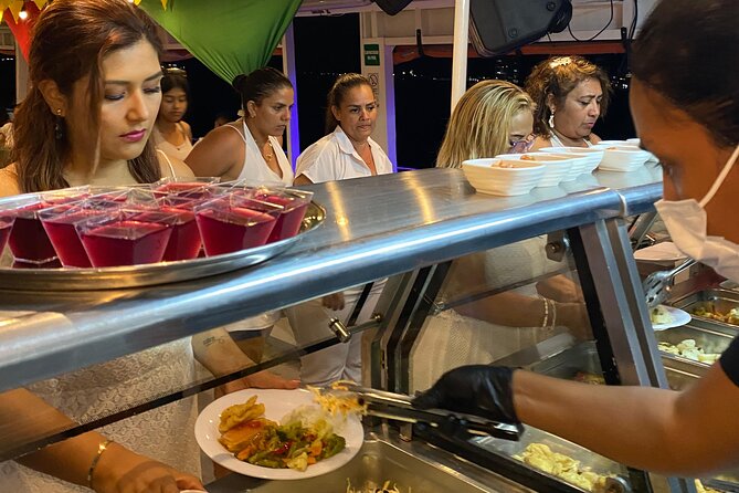 Cartagena Bay White Night Tour with Outdoor Bar and Dinner - The waiting area and the first photo opportunity