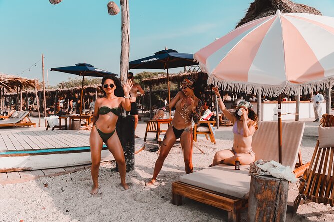 Cartagena Beach Club - Lunch, drinks, and the service details