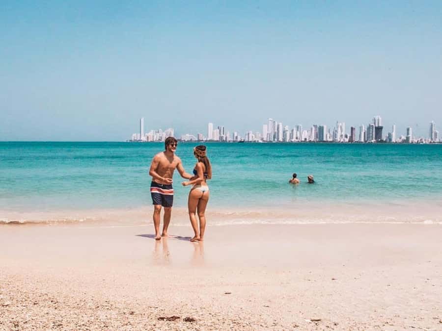 Cartagena: BEACH DAY ON TIERRA BOMBA ISLAND PUNTARENA - Lunch: the part that gives the day local flavor