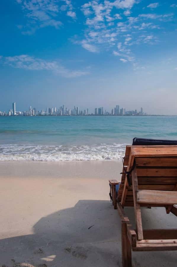 Cartagena: BEACH DAY ON TIERRA BOMBA ISLAND PUNTARENA - Punta Arena: a close beach break with mixed edges
