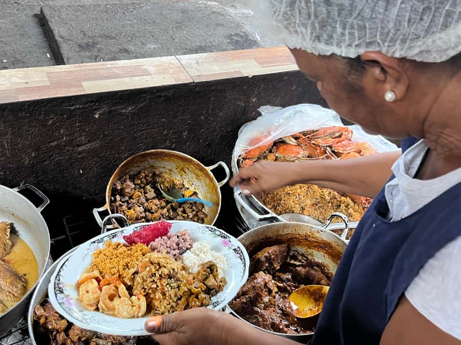 CARTAGENA: BIKE RIDE WITH LUNCH AT BOURDAIN'S FAVORITE SPOT - Manga and the first look at Cartagena Bay