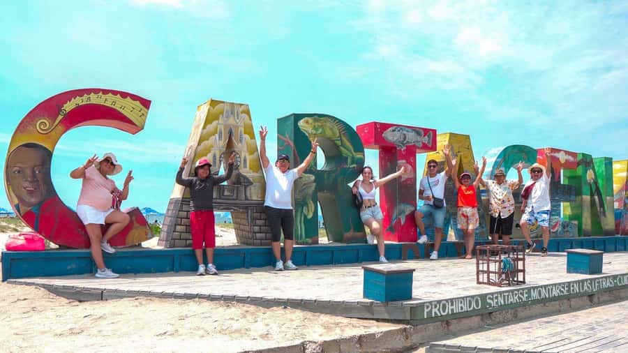 Cartagena: BILINGUAL CITY TOUR San Felipe Castle & Old city - What this four-hour Cartagena tour is really designed to do
