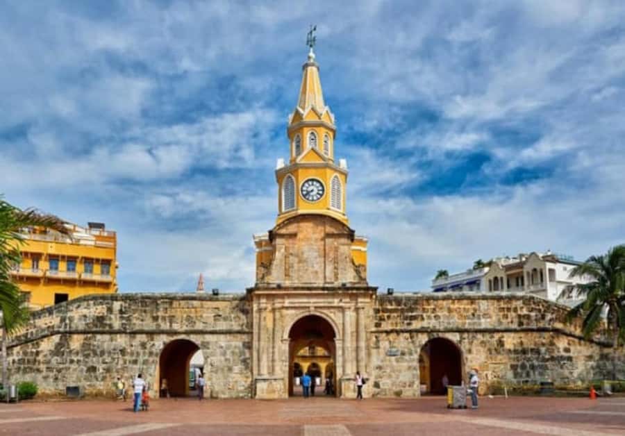 Cartagena: BILINGUAL CITYTOUR + SAN FELIPE CASTLE & Old city - A practical first look at Cartagena