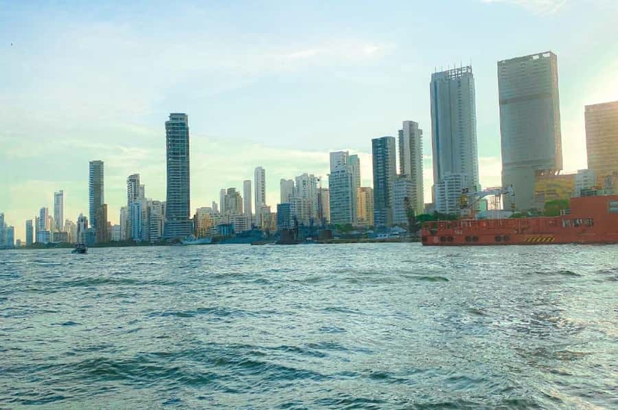 Cartagena: Boat Party in the Bay of Cartagena with Open Bar - The first 40 minutes across Cartagena Bay
