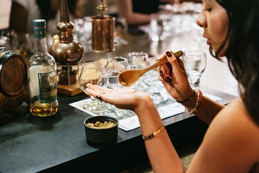Cartagena: Boutique Rum and Chocolate Tasting at Lunático - Colombian chocolate is a real part of the lesson