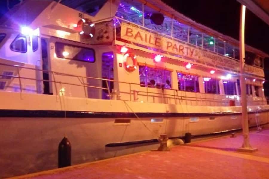 Cartagena: Buffet & party night,cocktails sailing in the bay - Key Points Before You Book