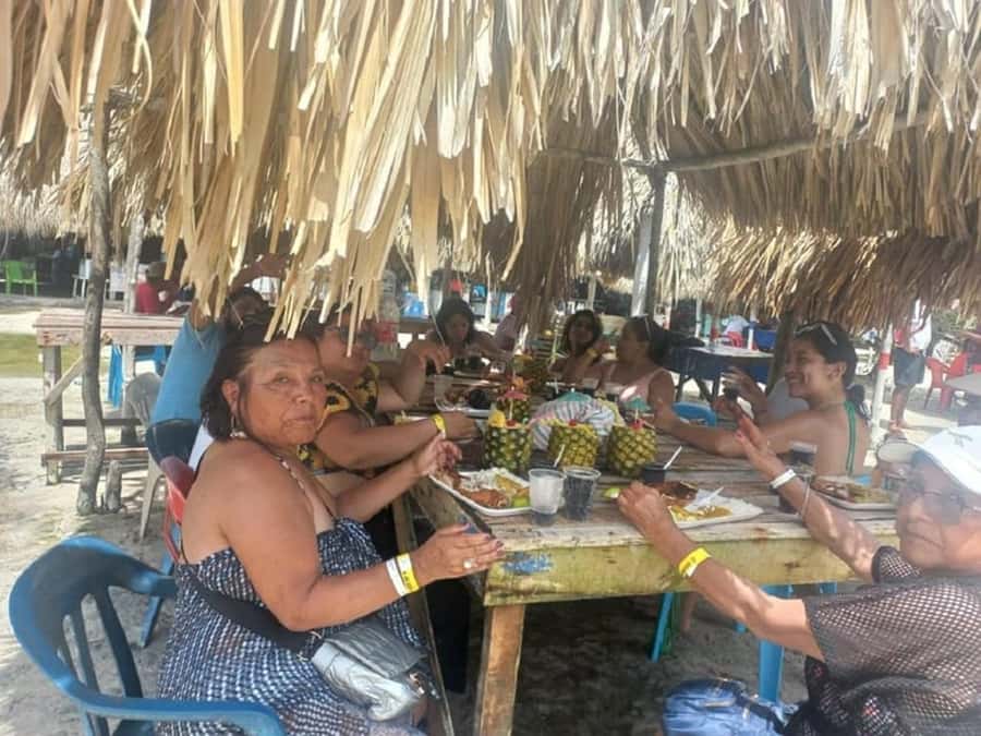 Cartagena: CHOLON & BARU with lunch - The day begins with an early Cartagena pickup