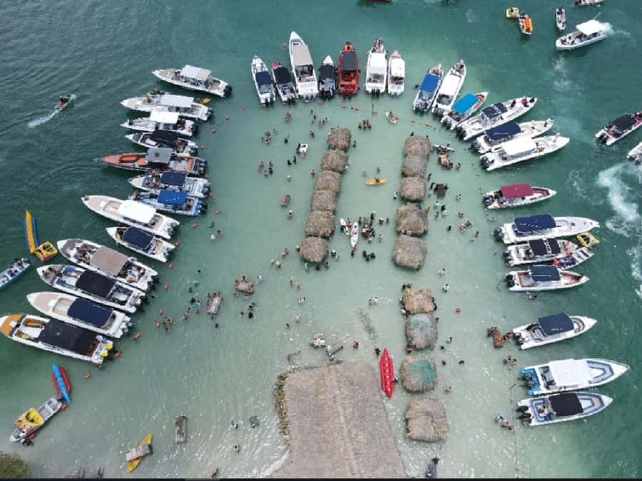 Cartagena: CHOLON & BARU with lunch - The 45-minute speedboat ride changes the pace