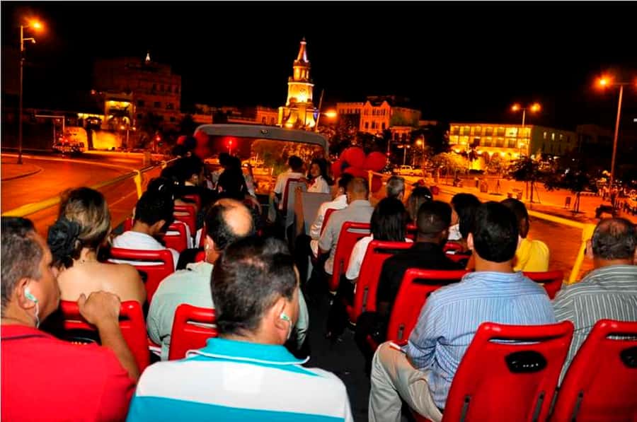 Cartagena: City Sightseeing Hop-On Hop-Off Bus Tour & Extras - Stops 6 and 7: Plaza Bocagrande and Avenida San Martin
