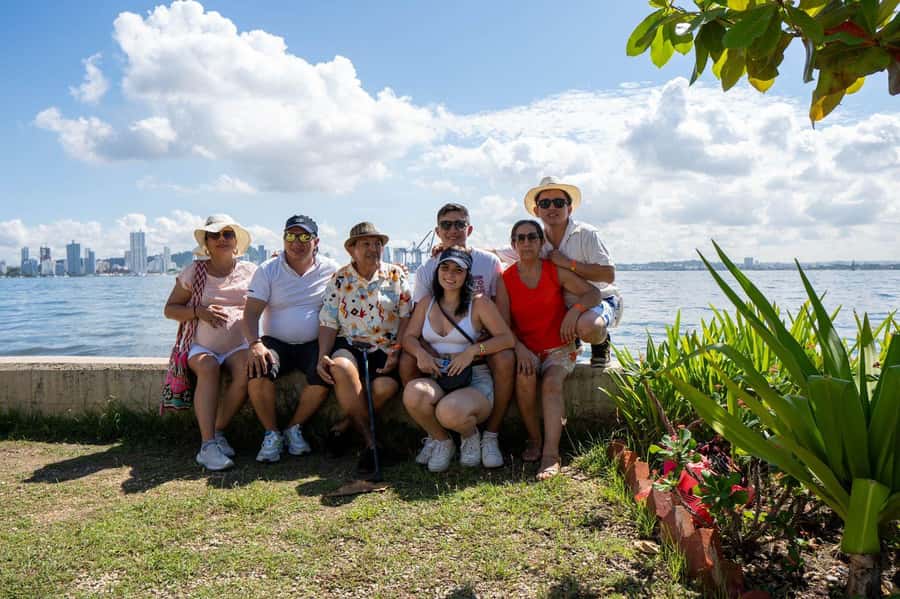 Cartagena: CITY TOUR IN ENGLISH, Old city, Monuments, Castle - Riding Cartagena in a traditional Chiva