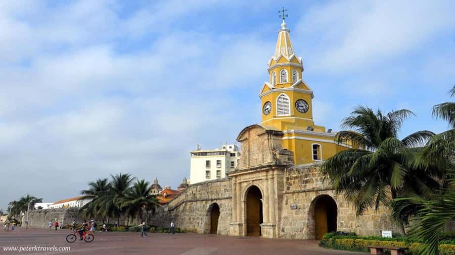 Cartagena: CITY TOUR OVERVIEW of the city Boots castle chiva - Pickup Points in Bocagrande, the Center, and Castillogrande