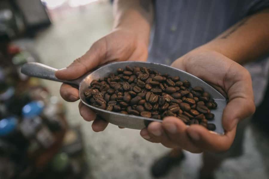 Cartagena Coffee Masterclass: Artisanal Roasting and Brewing - The cultural meaning behind Colombian coffee
