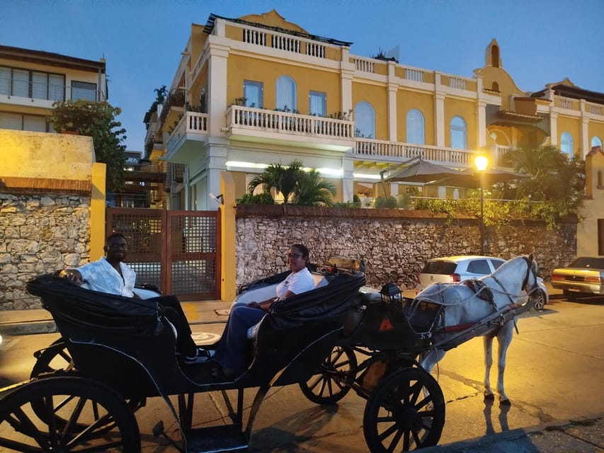 Cartagena: COLLONIAL HORSE DRAWN CARRIAGE by THE OLD CITY - The horse, carriage, and photo opportunities